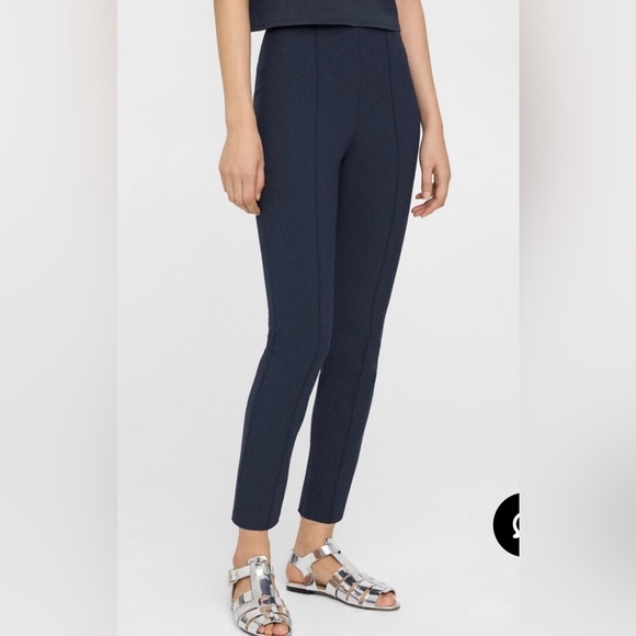 NWT: Theory Pintucked Slim Pant in Stretch Cotton. Size 4. Nocturne Navy. - Picture 2 of 11
